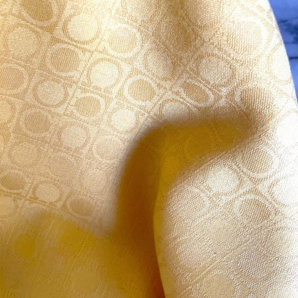 Salvatore Ferragamo shawl soft yellow color - Picture 6 of 9